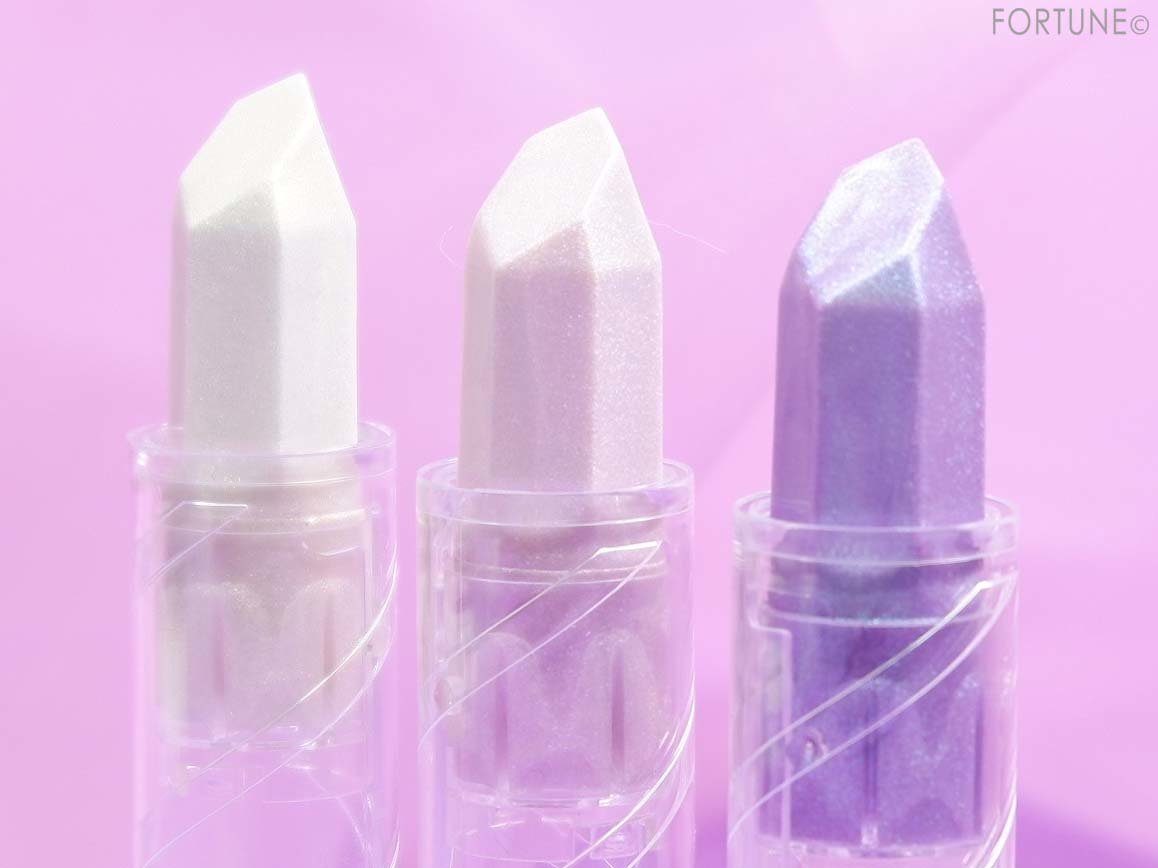 REVLON（レブロン）　『レブロン クリスタル オーラ』コレクション　「レブロン クリスタル リップスティック」