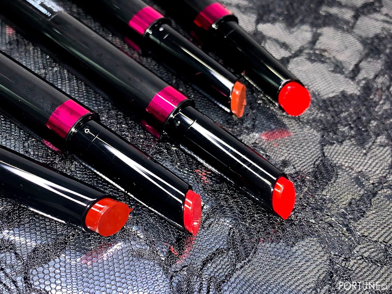 2019夏新作 プチプラコスメ メイベリン シャインコンパルジョン ラッカーペン