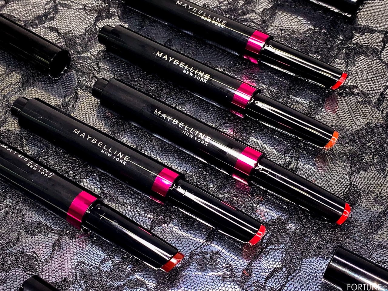 2019夏新作 プチプラコスメ メイベリン シャインコンパルジョン ラッカーペン