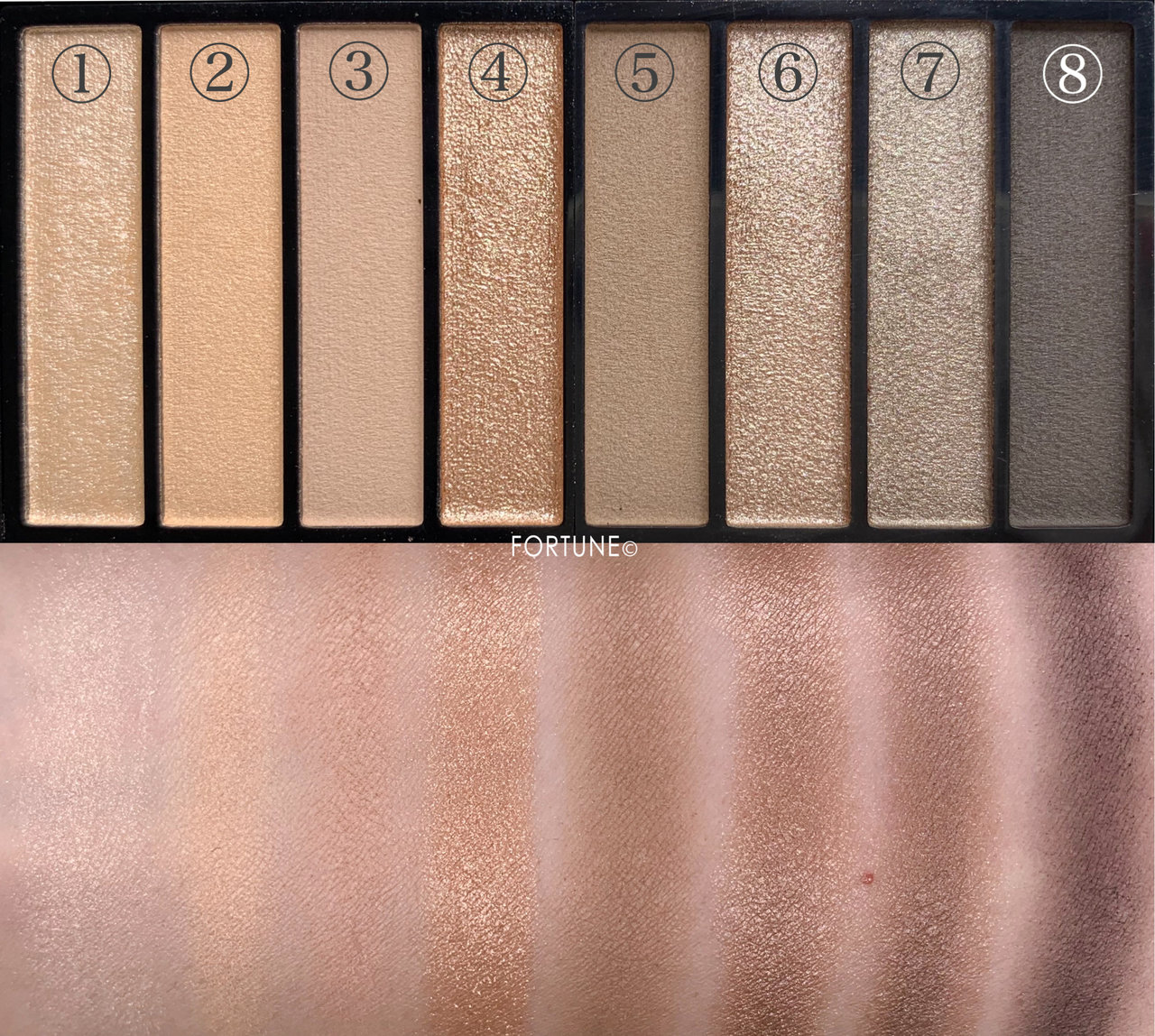 レブロン カラーステイ ルックス ブック パレット《#900 オリジナル》スウォッチ