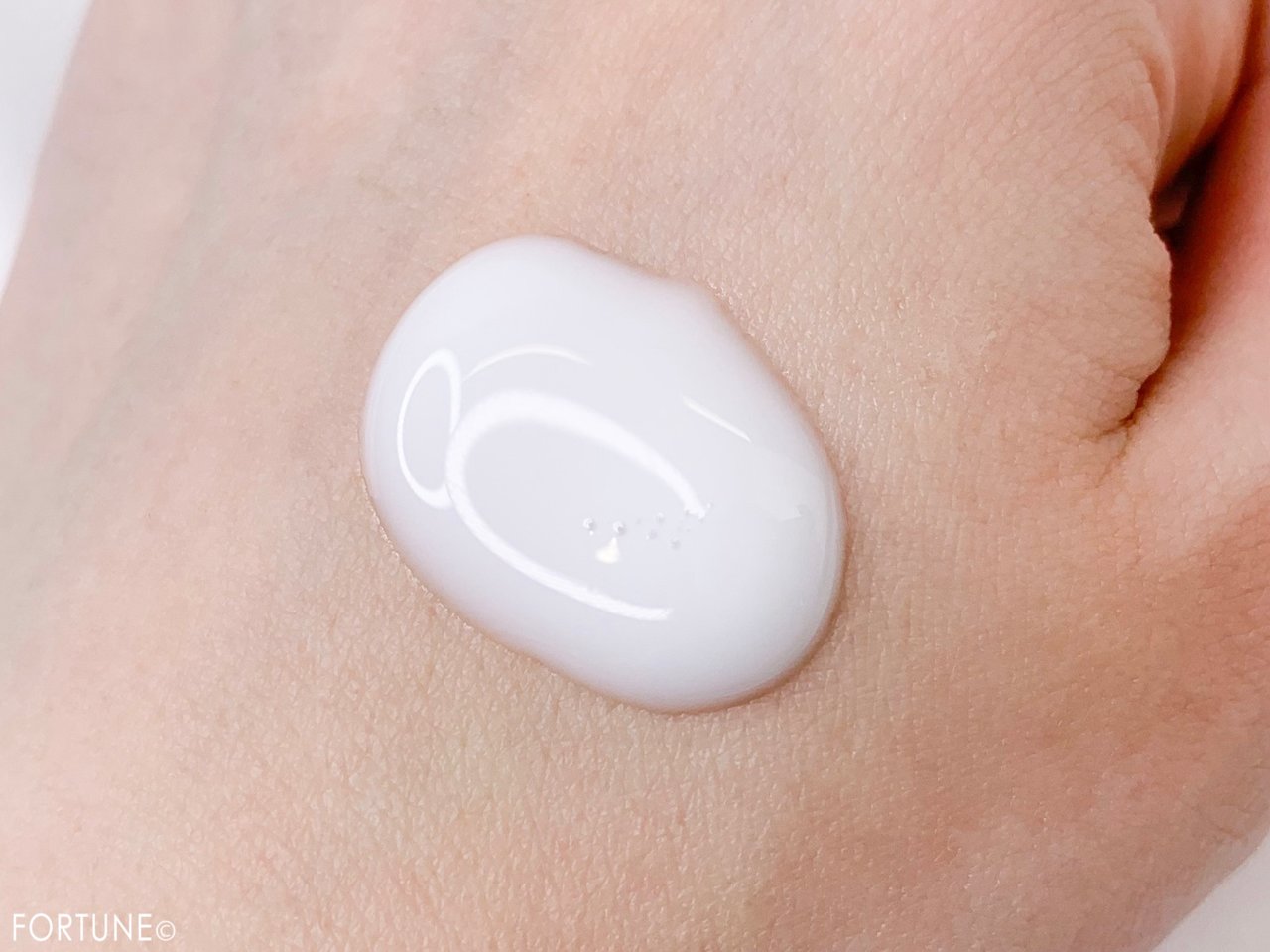 ジルスチュアート クリスタルブルーム サムシングピュアブルー パフュームド ハンド エッセンス