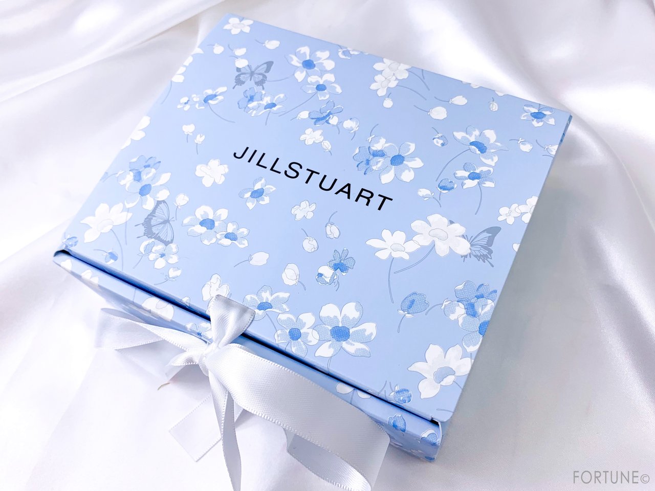 ジルスチュアート プレゼントボックス（サムシングピュアブルー19）M