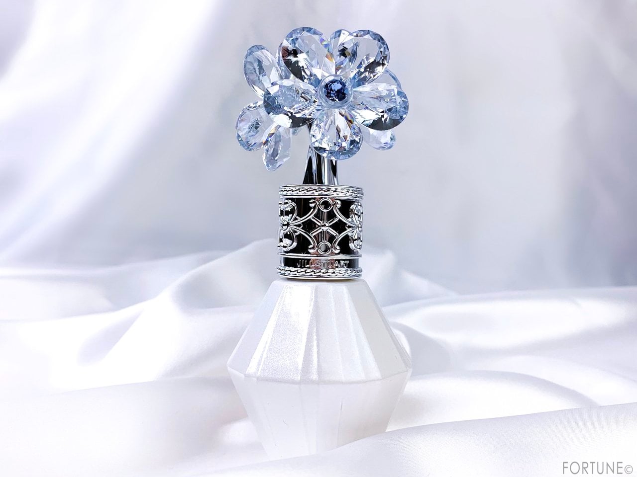 ジルスチュアート クリスタルブルーム サムシングピュアブルー オードパルファン