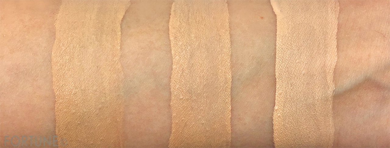 カネボウ化粧品　コフレドール「クリアWPリクイドUV」色味