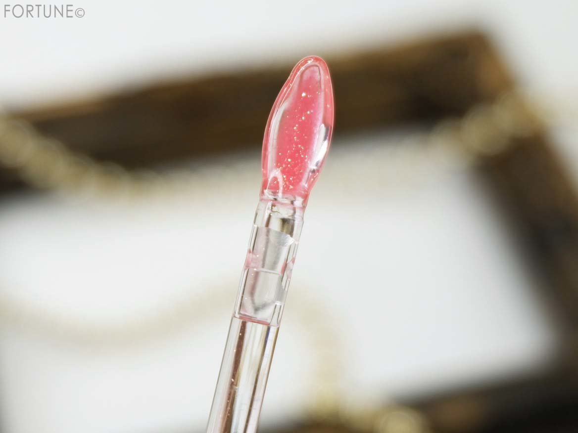 kiss（キス）「ニュアンスラスターグロス・XB」　新色・限定色