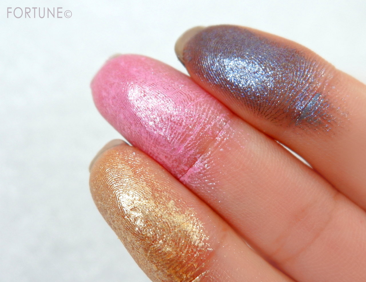 コフレドール2019夏コスメ「プレイフルカラー アイ＆フェイス」スウォッチ