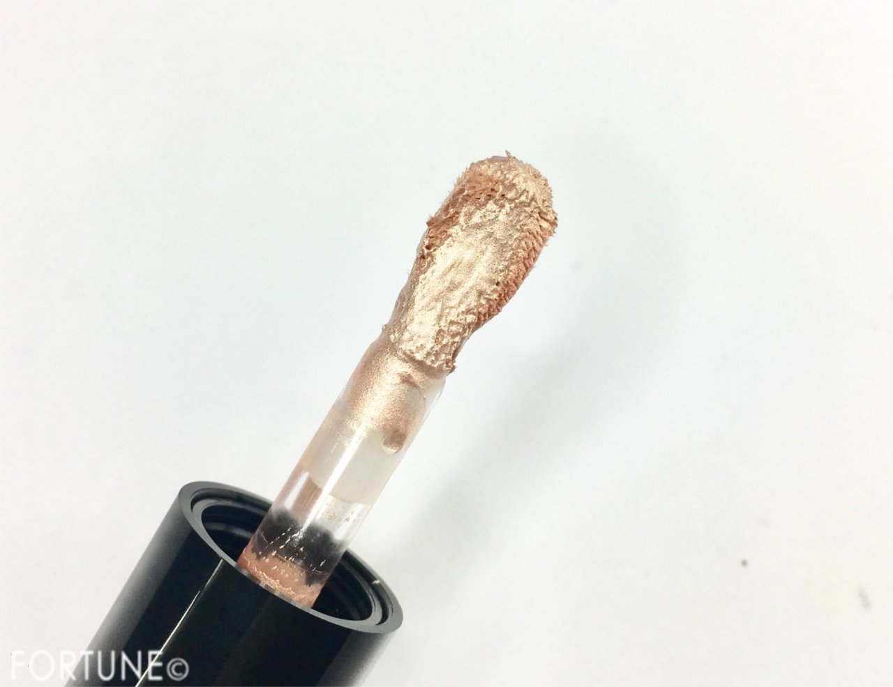 REVLON（レブロン）「レブロン カラーステイ エンドレス グロウ リキッド ハイライター」スパチュラ