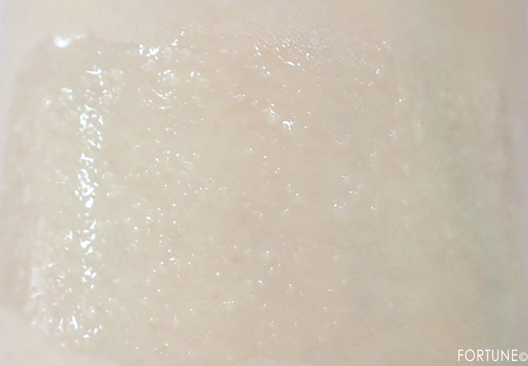 「ピュア カラー エンヴィ スムージング スクラブ」スウォッチ