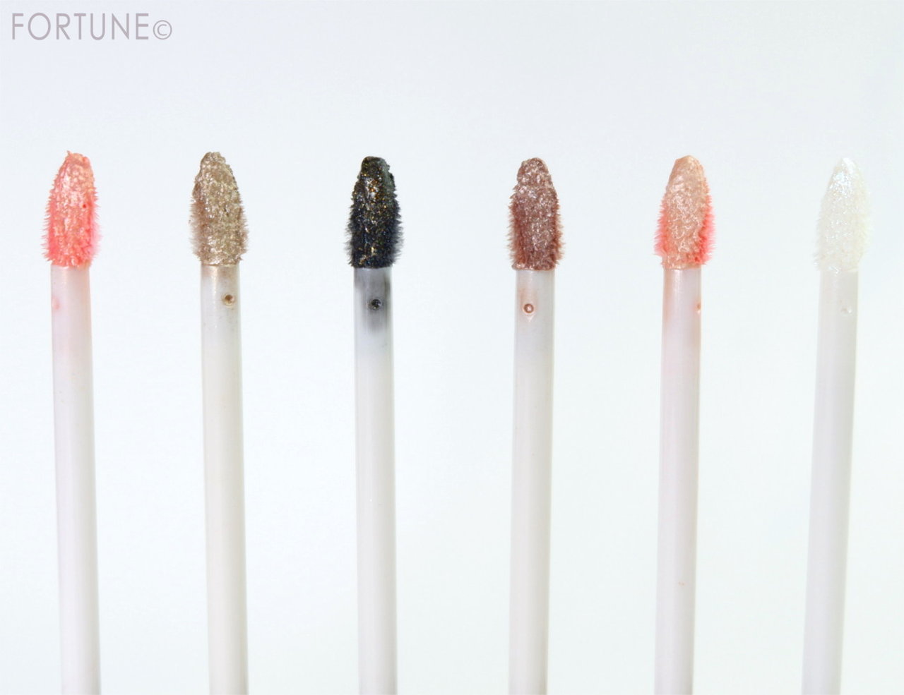 【ローラ メルシエ キャビア クローム ヴェイル ライトウェイト リキッド アイカラー】