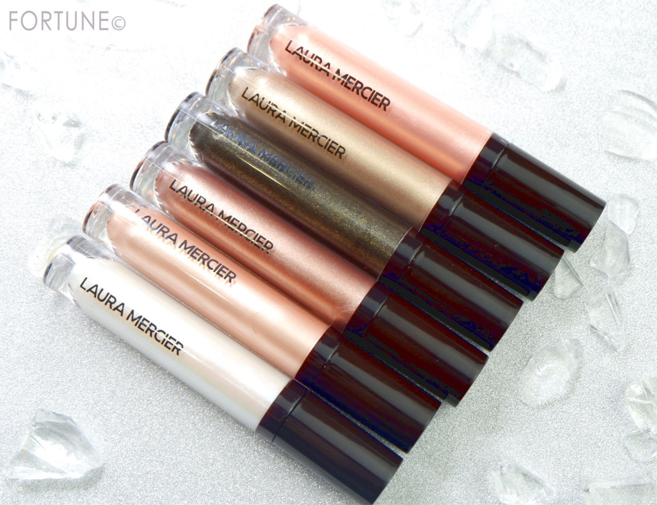 【ローラ メルシエ キャビア クローム ヴェイル ライトウェイト リキッド アイカラー】