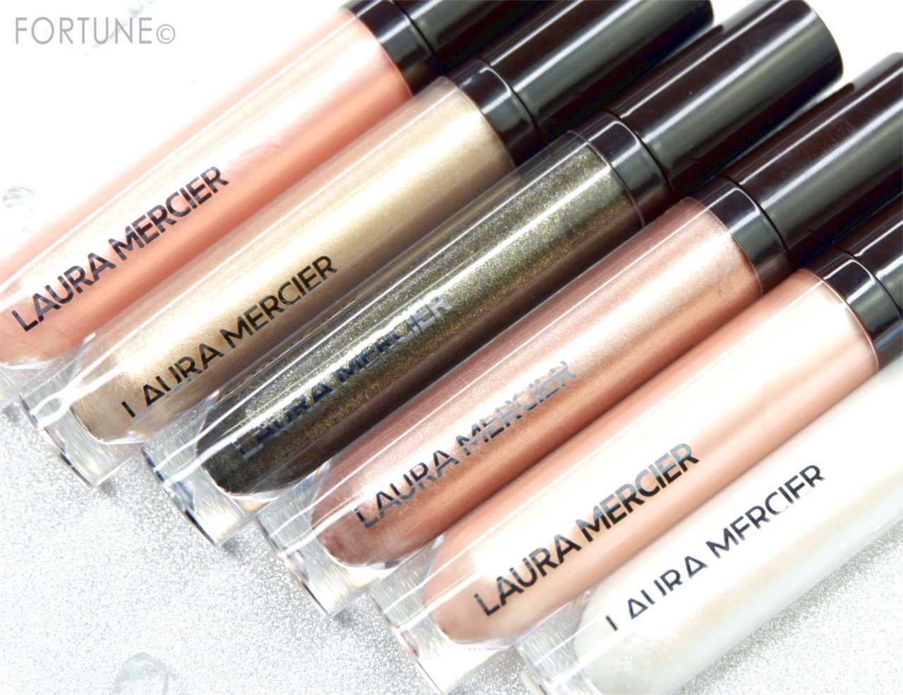 【ローラ メルシエ キャビア クローム ヴェイル ライトウェイト リキッド アイカラー】