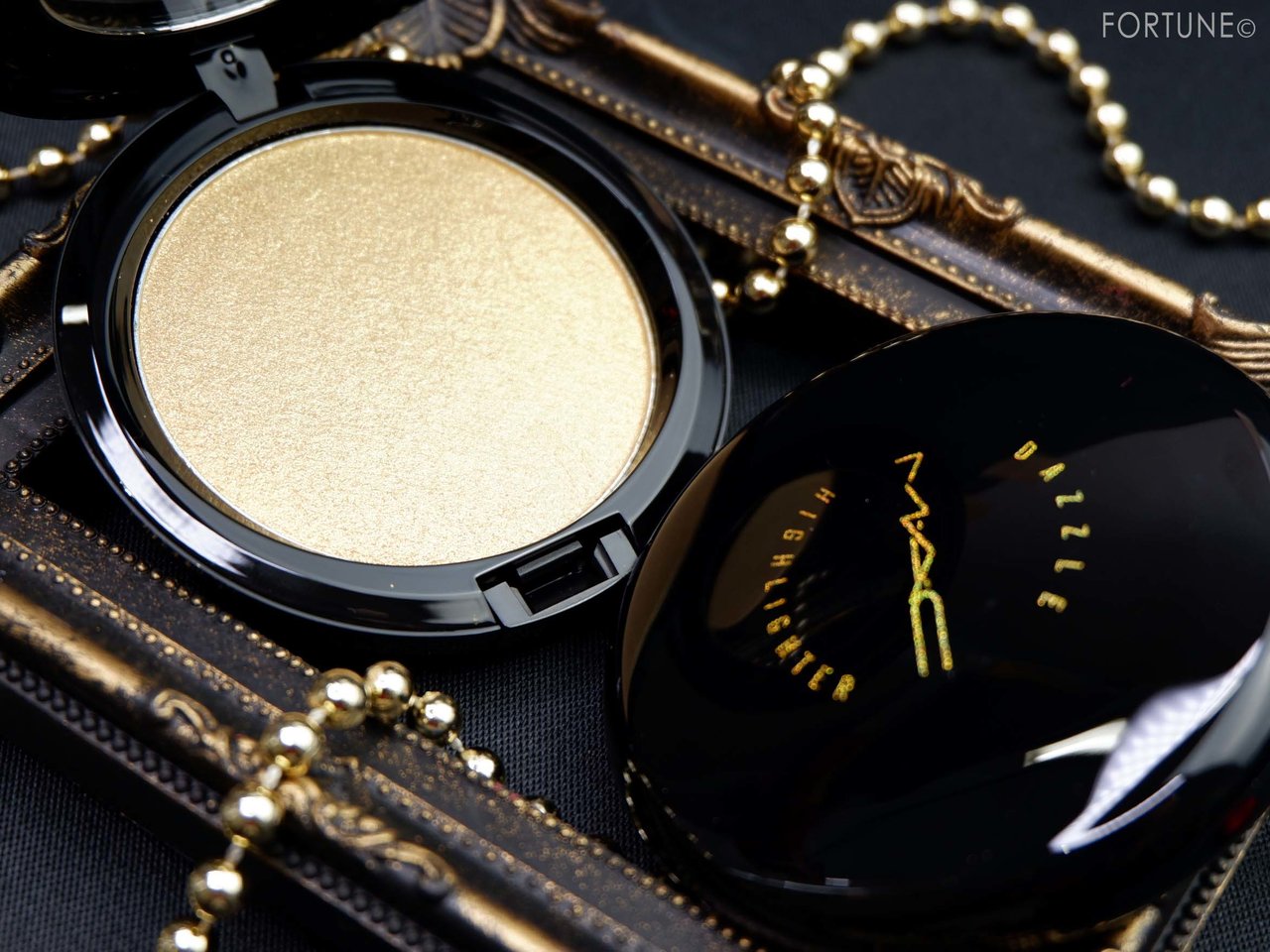 『M·A·C GET BLAZED』　「ダズル ハイライター」