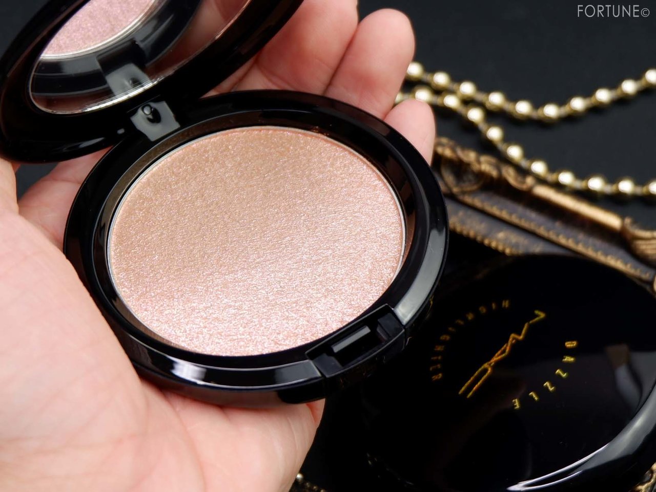 『M·A·C GET BLAZED』　「ダズル ハイライター」