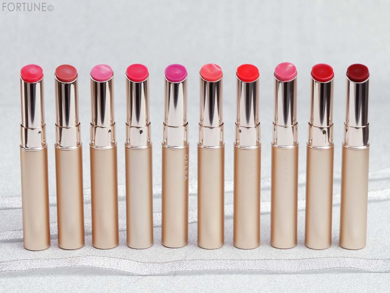 OPERA（オペラ）　「シアーリップカラー RN」