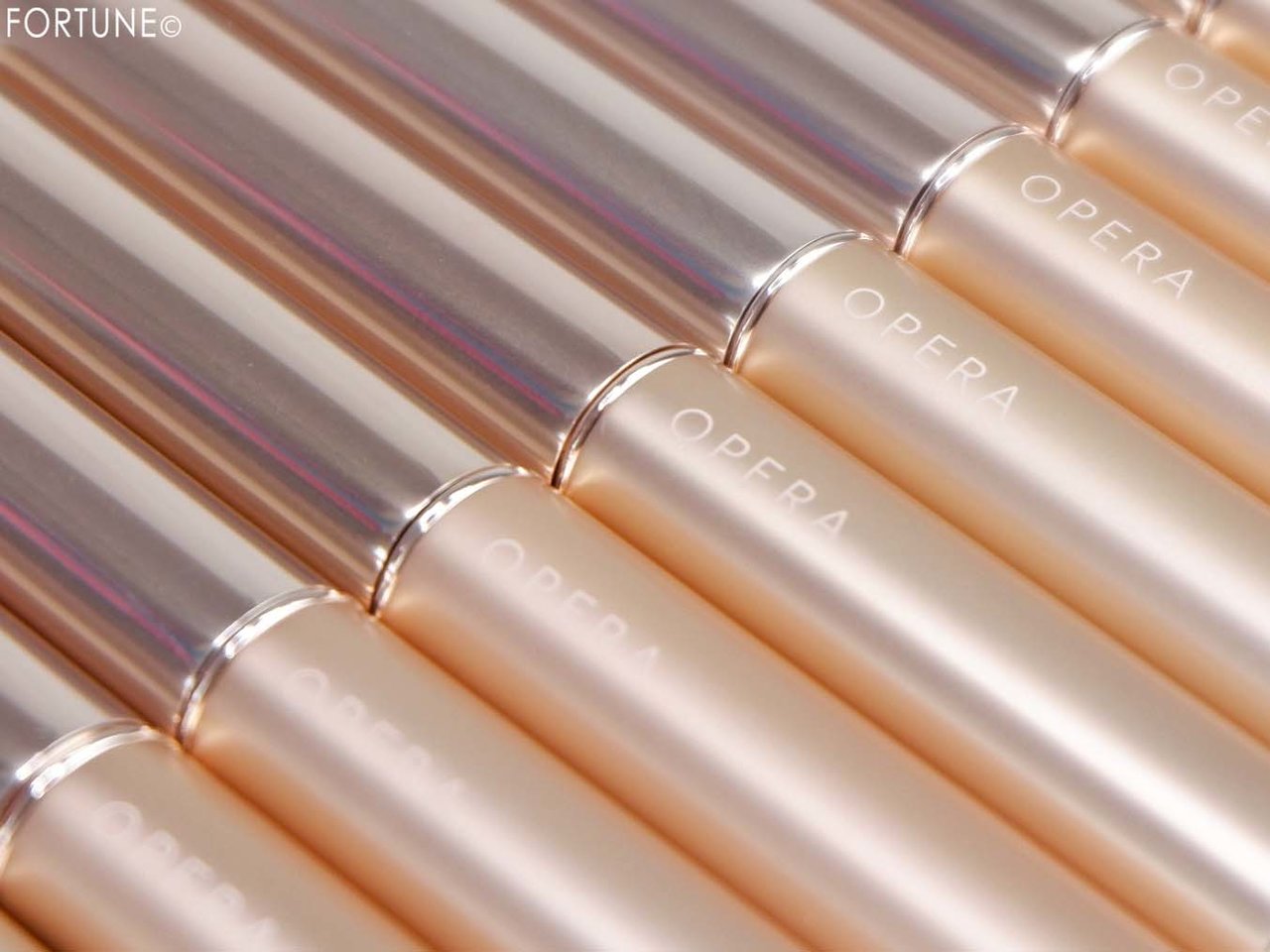 OPERA（オペラ）　「シアーリップカラー RN」