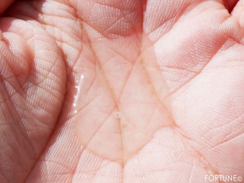 アレスクラ「ダブルクレンジングジェル」