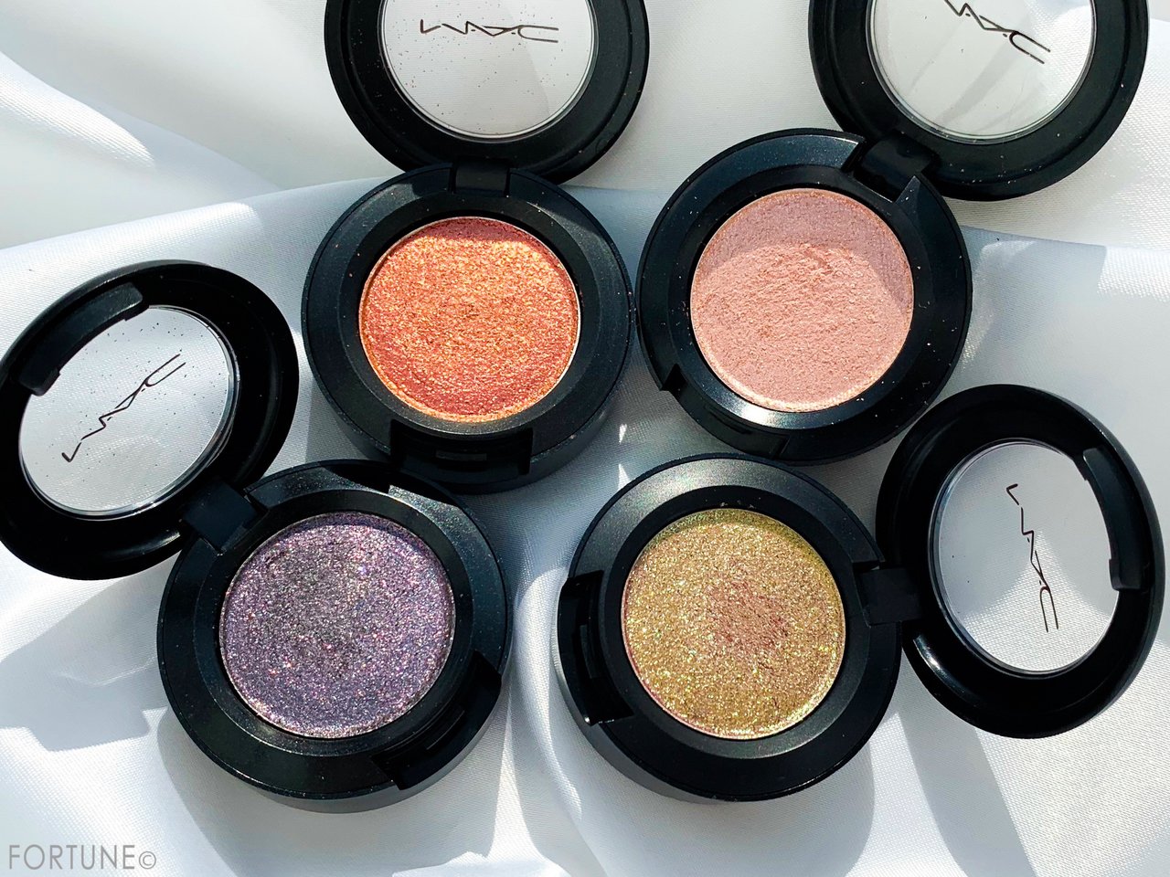 画像：M·A·C×ももいろクローバーZ【HINT OF COLOUR #MACXMCZ】ダズルシャドウ