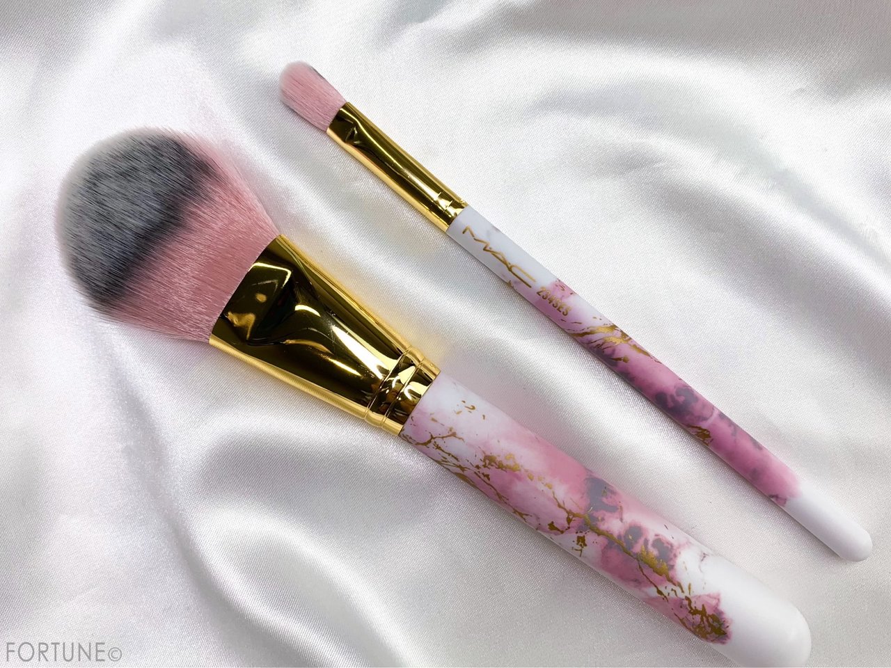 画像：M·A·C（マック）2019夏新作コスメ エレクトリック ワンダー／スプリット ファイバー ブラシ