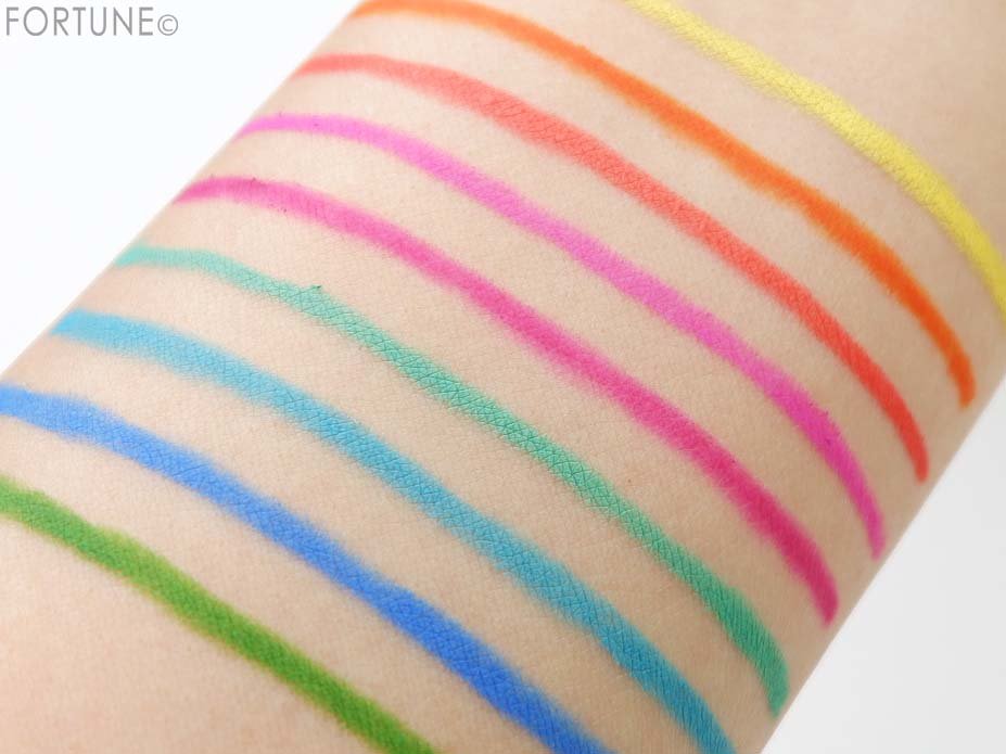 NYX（ニックス）「オフトロピック プロ ライナー」　スウォッチ