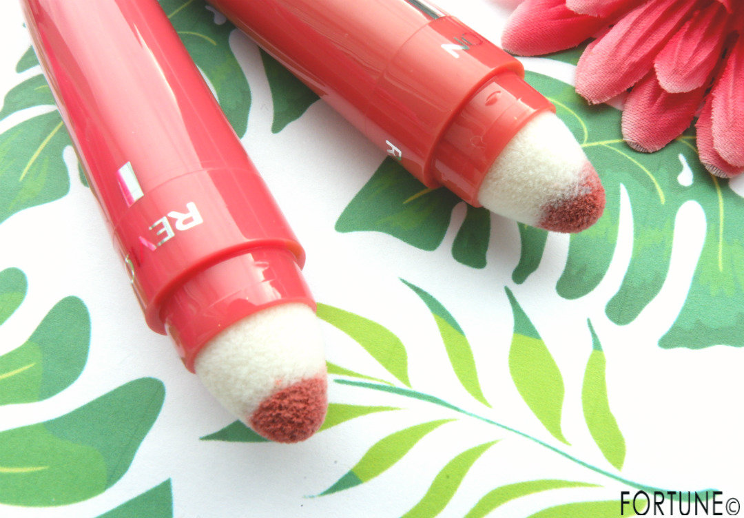 画像：レブロン キス クッション リップ ティント　2019夏新作　フラミンゴリップ　# 310 オレンジ パウト　# 320 スウィート コーラル