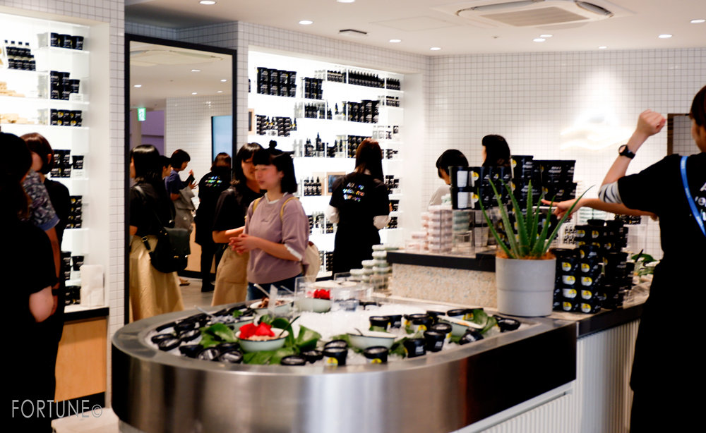 画像：LUSH(ラッシュ)新宿店