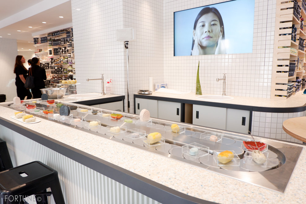 画像：LUSH(ラッシュ)新宿店