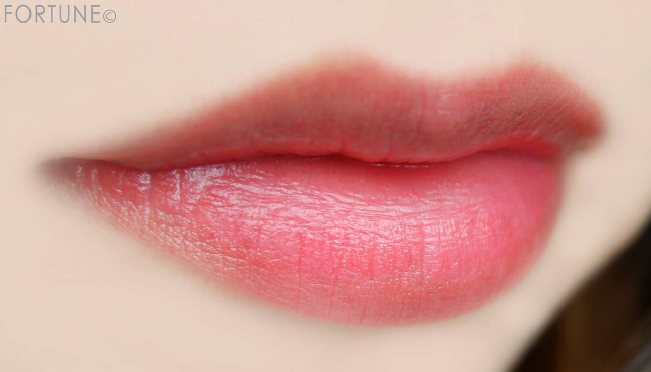 SUGAO（スガオ）「ジュレ感シアーリップティント」コーラルレッド　使用感