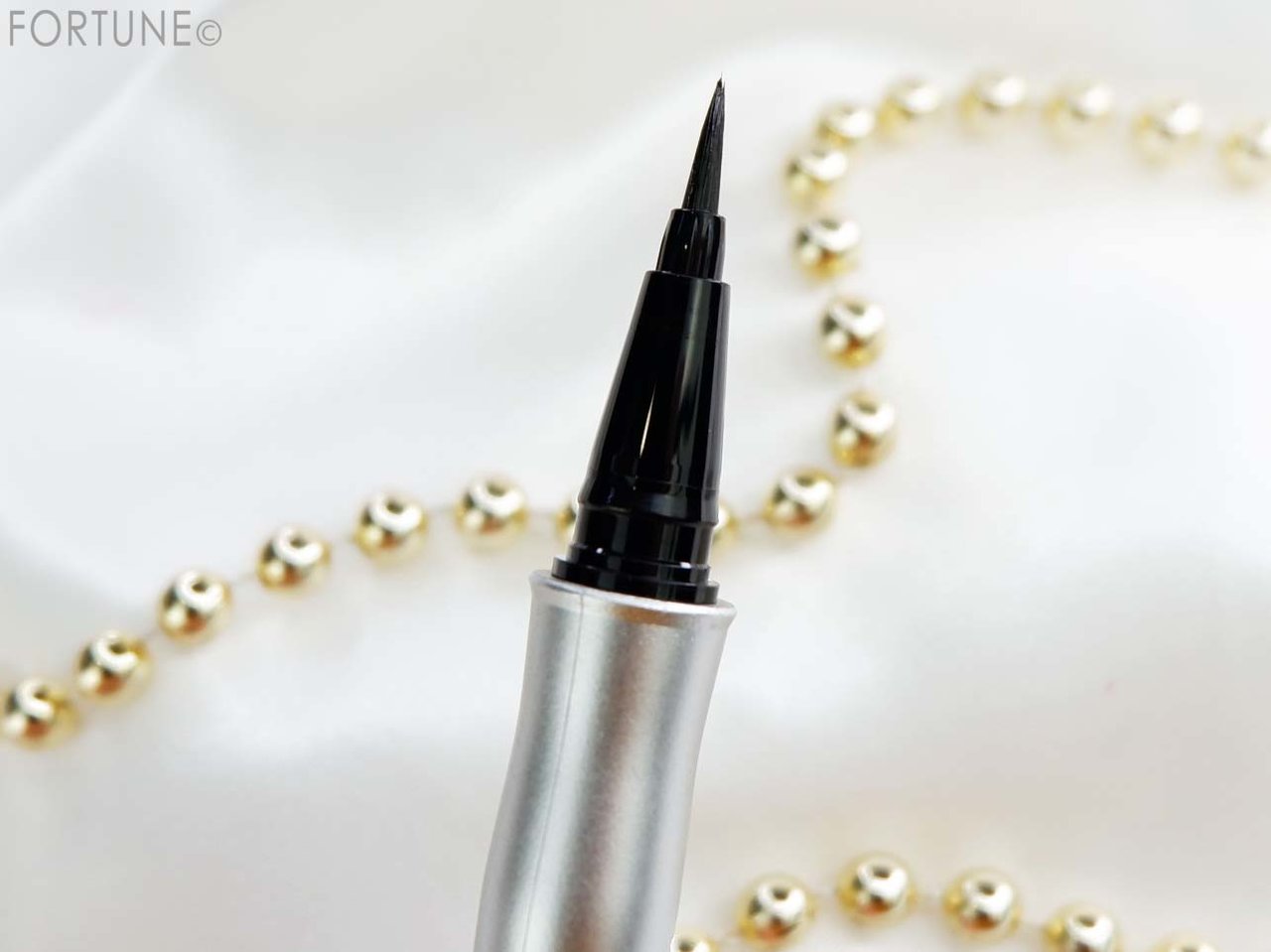 コージー本舗「キワミフデ リキッドアイライナー」墨色