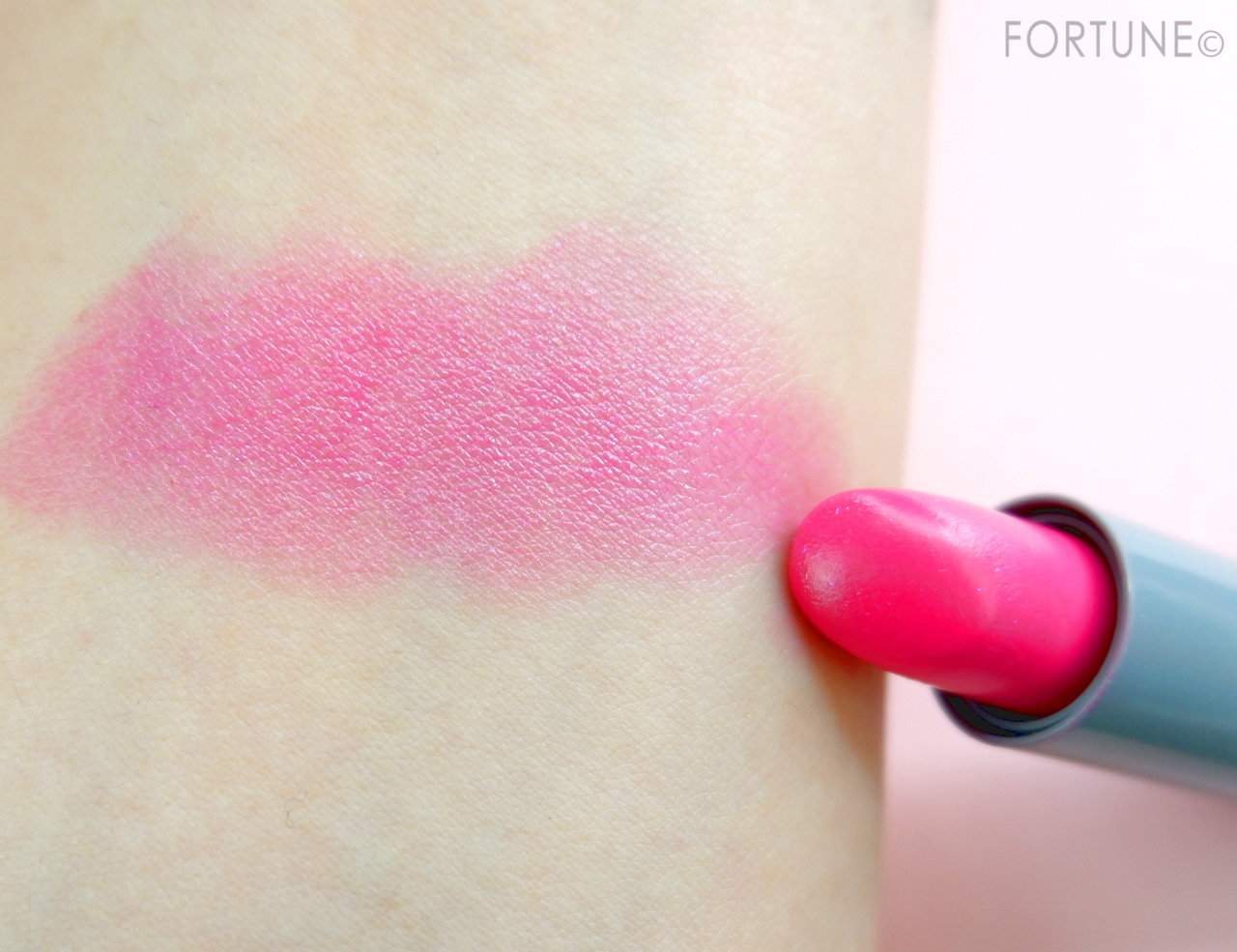 色つきリップクリーム：マジョリカ マジョルカ「ピュア・ピュア・キッスNEO」PK405恋敵