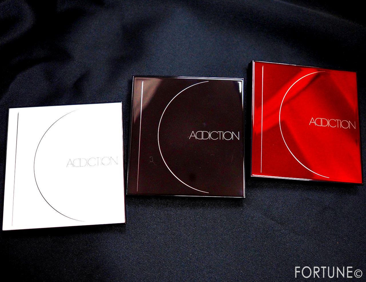 画像：《アディクション(ADDICTION) 2019秋新作》10 リミテッドエディション『JET SETTER CONCEPT』コンパクト