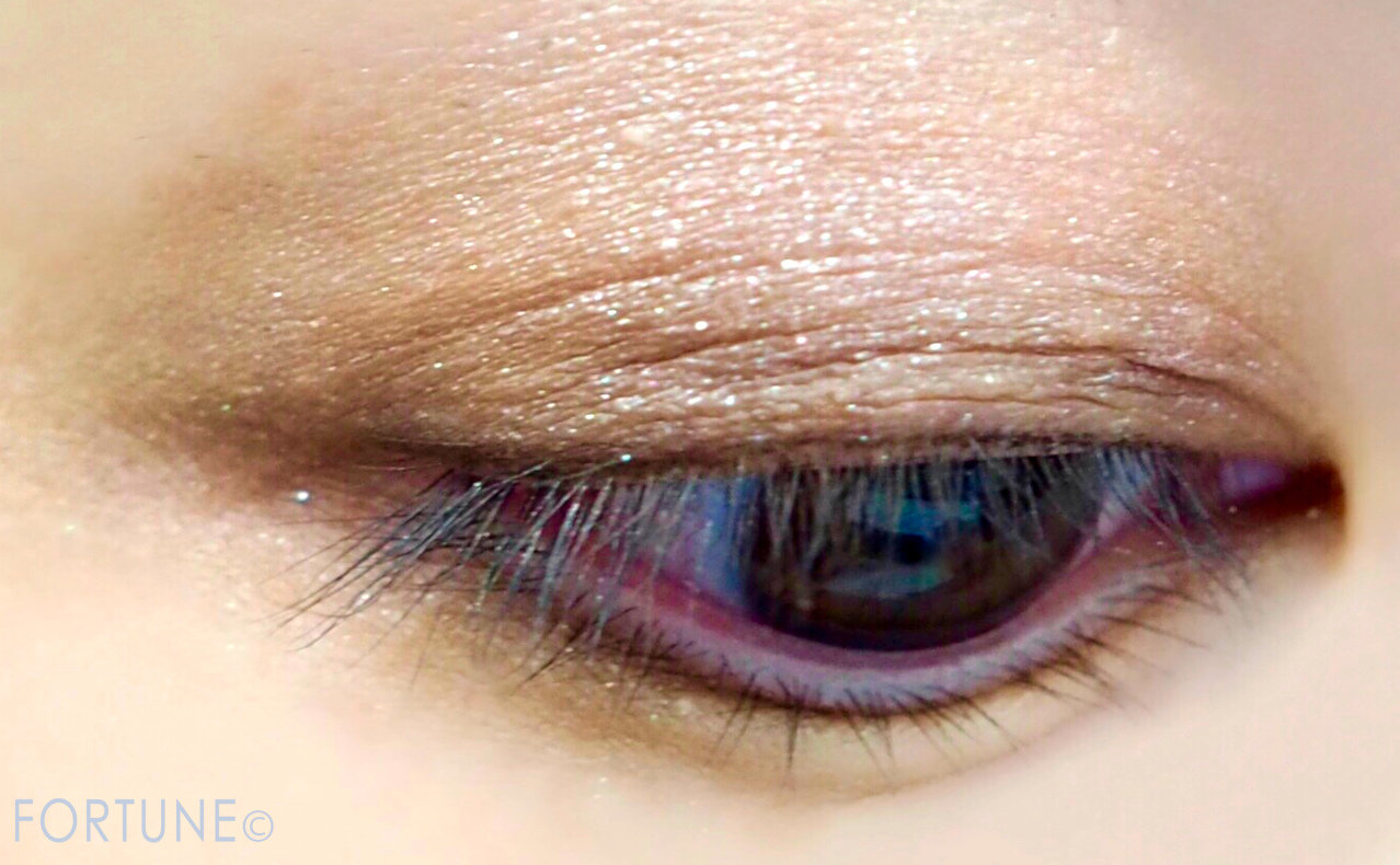 画像：《アディクション(ADDICTION) 2019秋新作》10 リミテッドエディション「ザ コンパクト アディクション」メイク