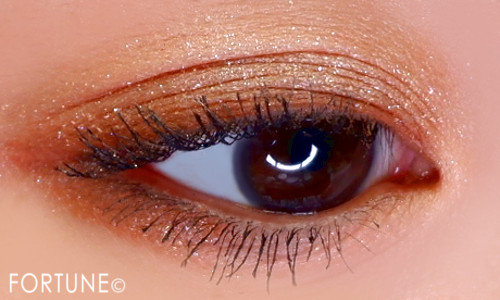 画像：NARS 2019新作アイシャドウパレット「ナーズイスト ウォンテッド ミニアイシャドーパレット」メイクしてみた