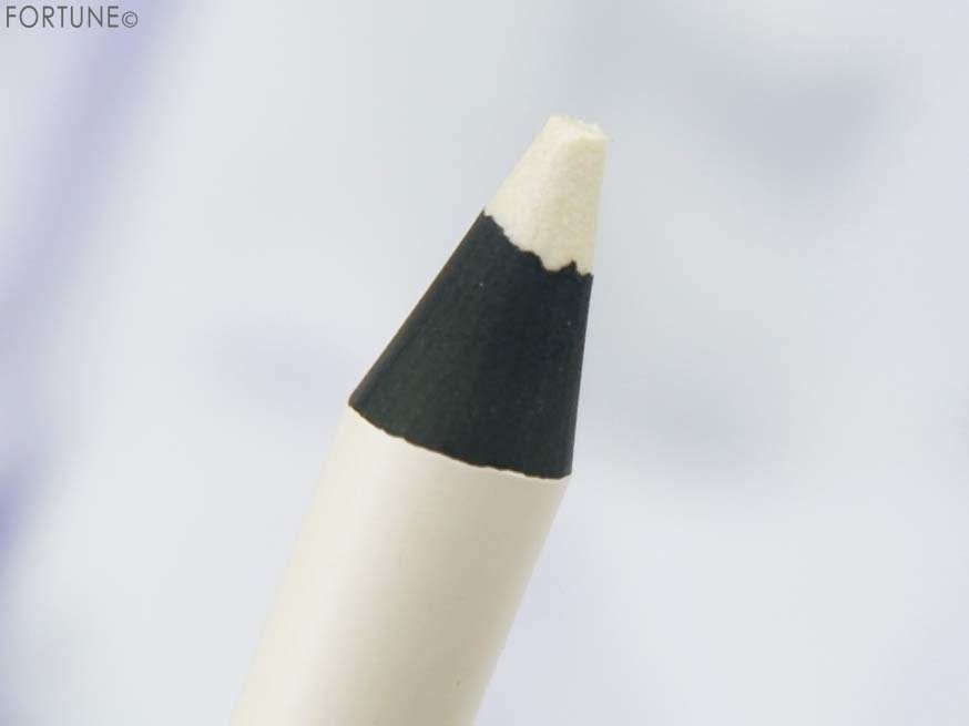 LUNASOL（ルナソル）「ニュアンスアイライト」