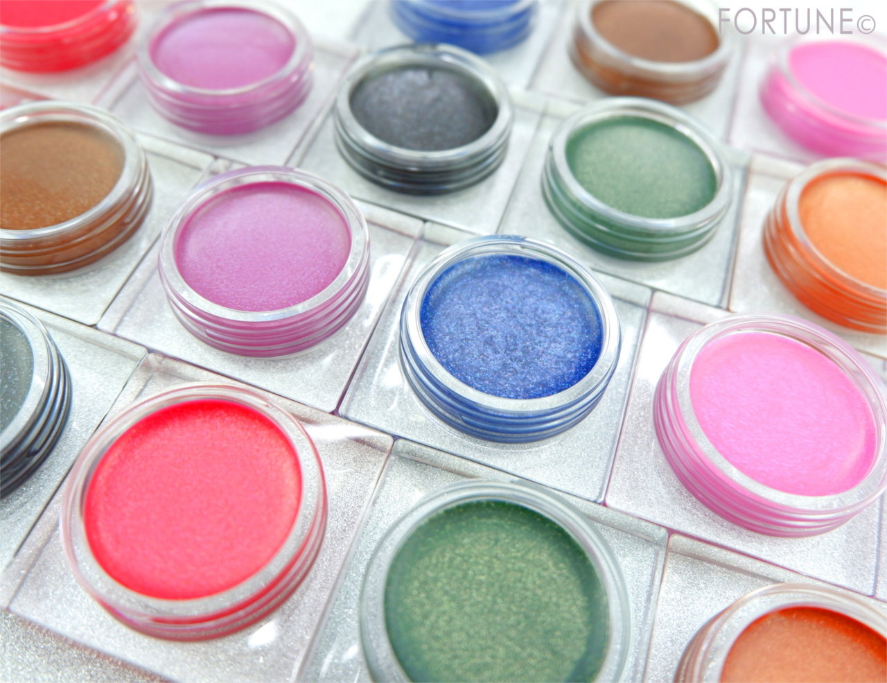 ルナソル(LUNASOL) 2019秋新作「グラムウィンク」