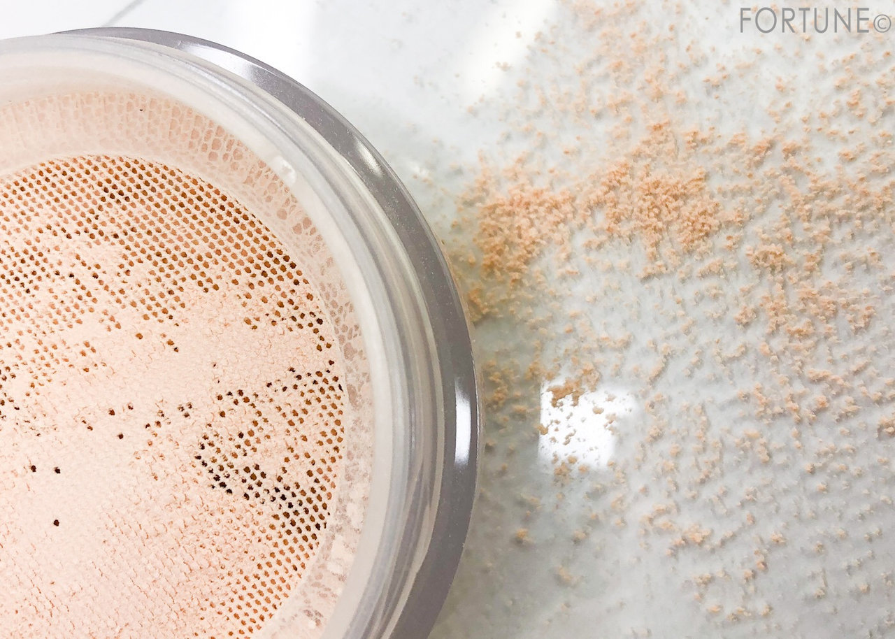 画像： LUNASOL(ルナソル)2019秋新作「エアリールーセントパウダー」00 Sheer