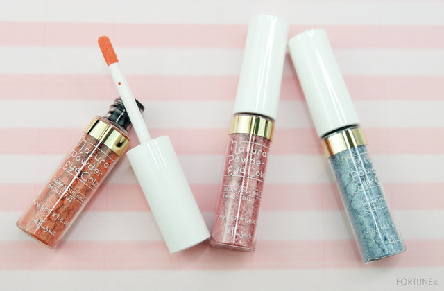 コスメカレンダー：エテュセ「チップオン アイカラー」