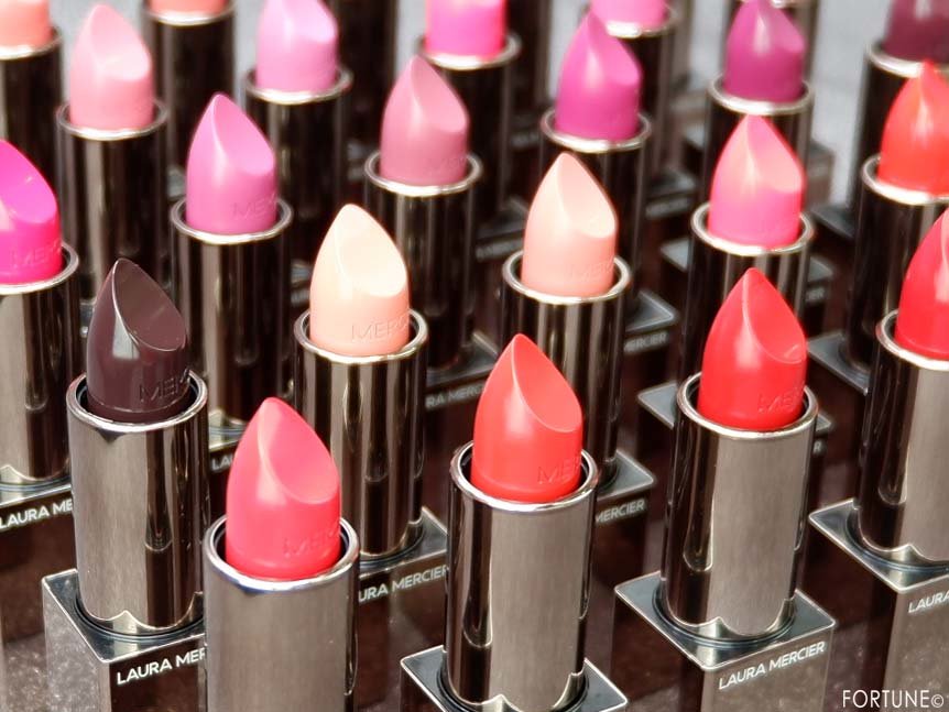 ローラ メルシエ「ルージュ エッセンシャル シルキー クリーム リップスティック」