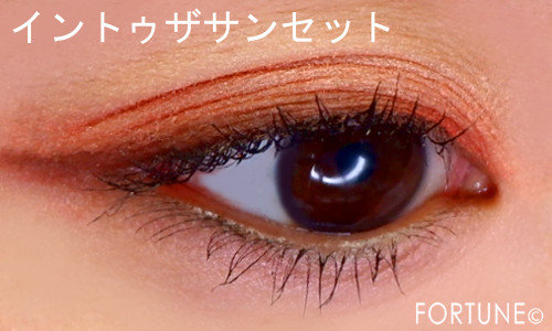 画像：ボビイ ブラウン 新作「エッセンシャル マルチカラー アイシャドウ パレット」メイク