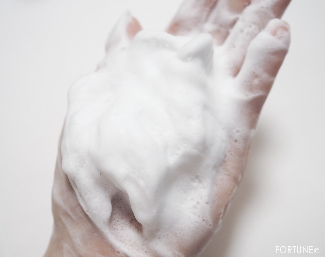 画像：ブライトエイジ「クリア クリーミーウォッシュ」泡