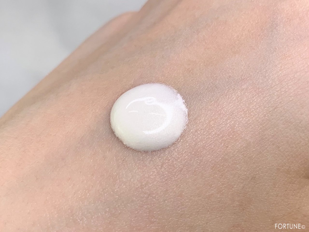 画像：ジルスチュアート 2019夏新作 スキンケア ベースメイク イルミネイティング セラムプライマー