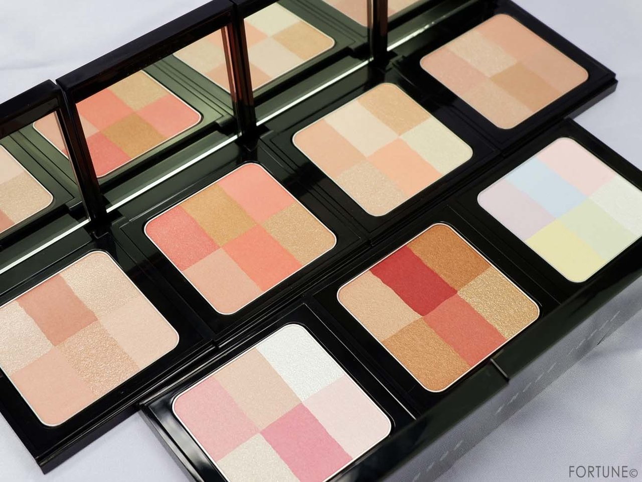 ボビイ ブラウン「ブライトニング ブリック」