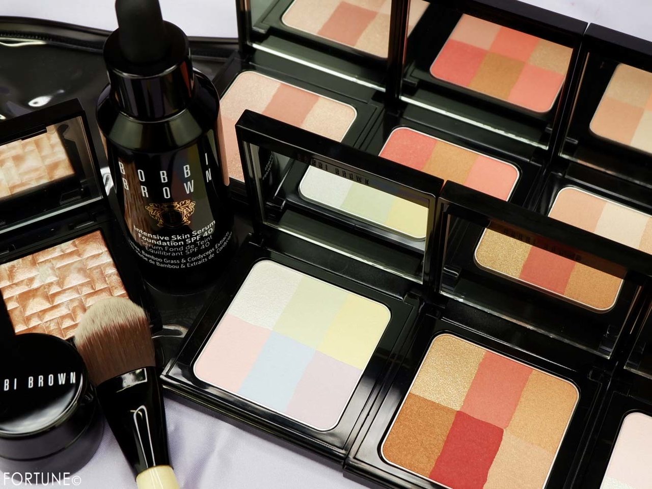 ボビイ ブラウン「ブライトニング ブリック」