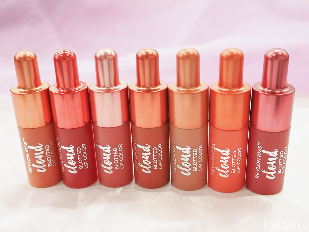 画像：レブロン「キス クラウド ブロッテッド リップ カラー」