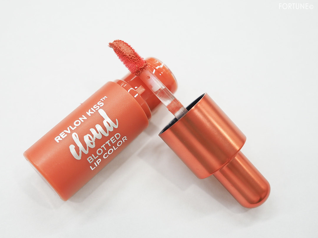 画像：レブロン 「キス クラウド ブロッテッド リップ カラー」 限定色#009