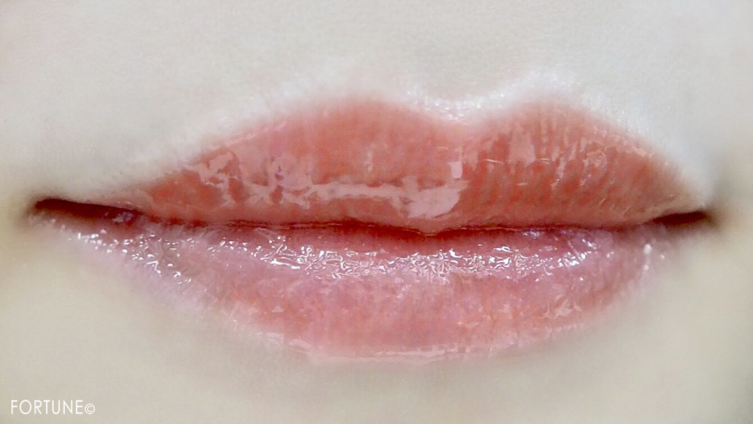 画像：ベアミネラル リップグロス「カリフォルニアドリーマー」使用感