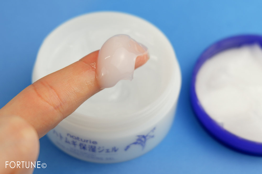 画像：ナチュリエ「ハトムギ保湿ジェル　限定ハトムギ保湿ジェル（40ｇ）つき」使用感