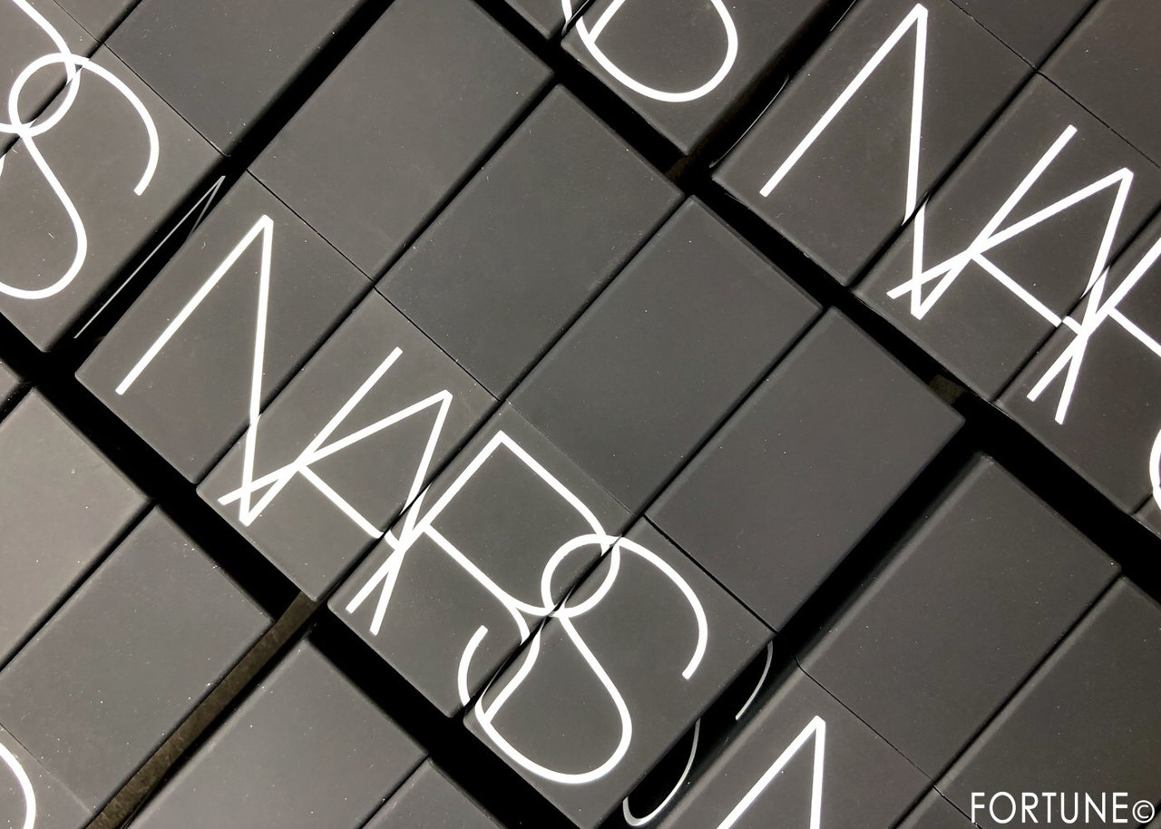 画像：NARS2019秋『ICONIC LIPSTICK COLLECTION』リップスティック・シアー