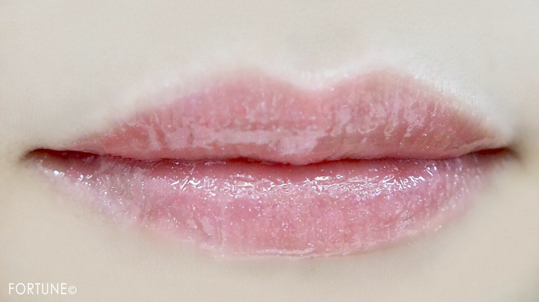 画像：ベアミネラル リップグロス「クラウド サーファー」使用感