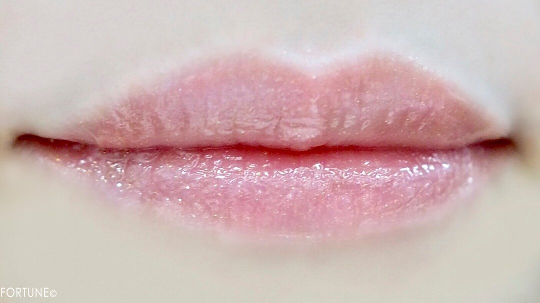 画像：ベアミネラル リップグロス「ガール ネクスト ドア」使用感