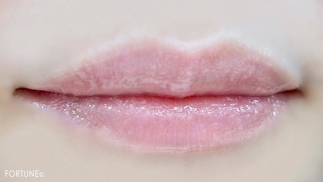 画像：ベアミネラル リップグロス「メイヴン」使用感